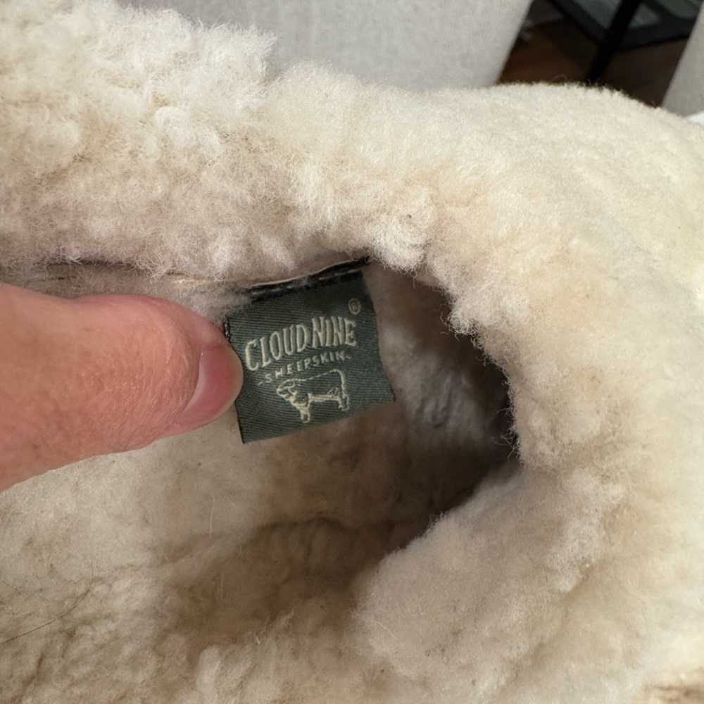 Cloud Nine Sheepskin slippers - Picture 3 of 4